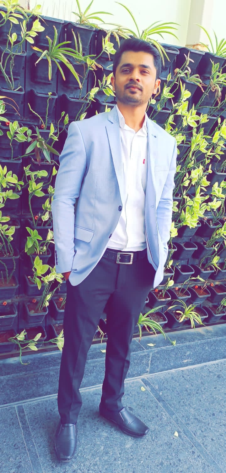 Dr Nirav Rathod